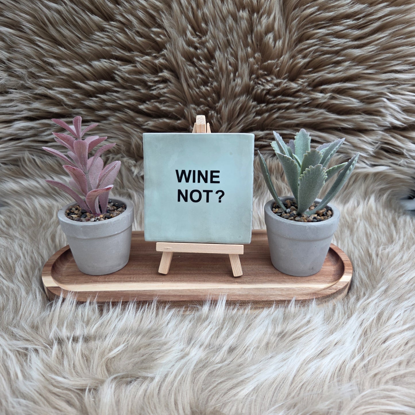 Robuust wenstegeltje met tekst: Wine not?
