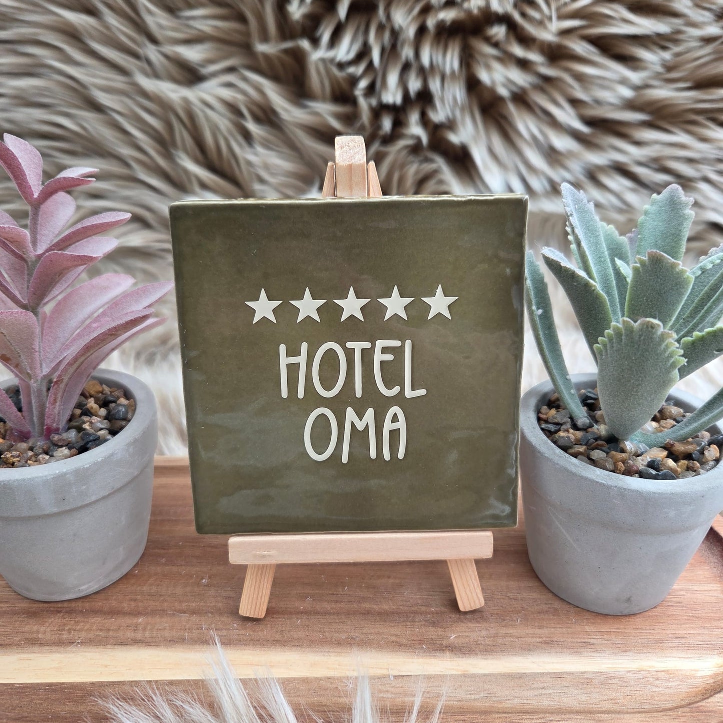 Robuust wenstegeltje: Hotel Oma