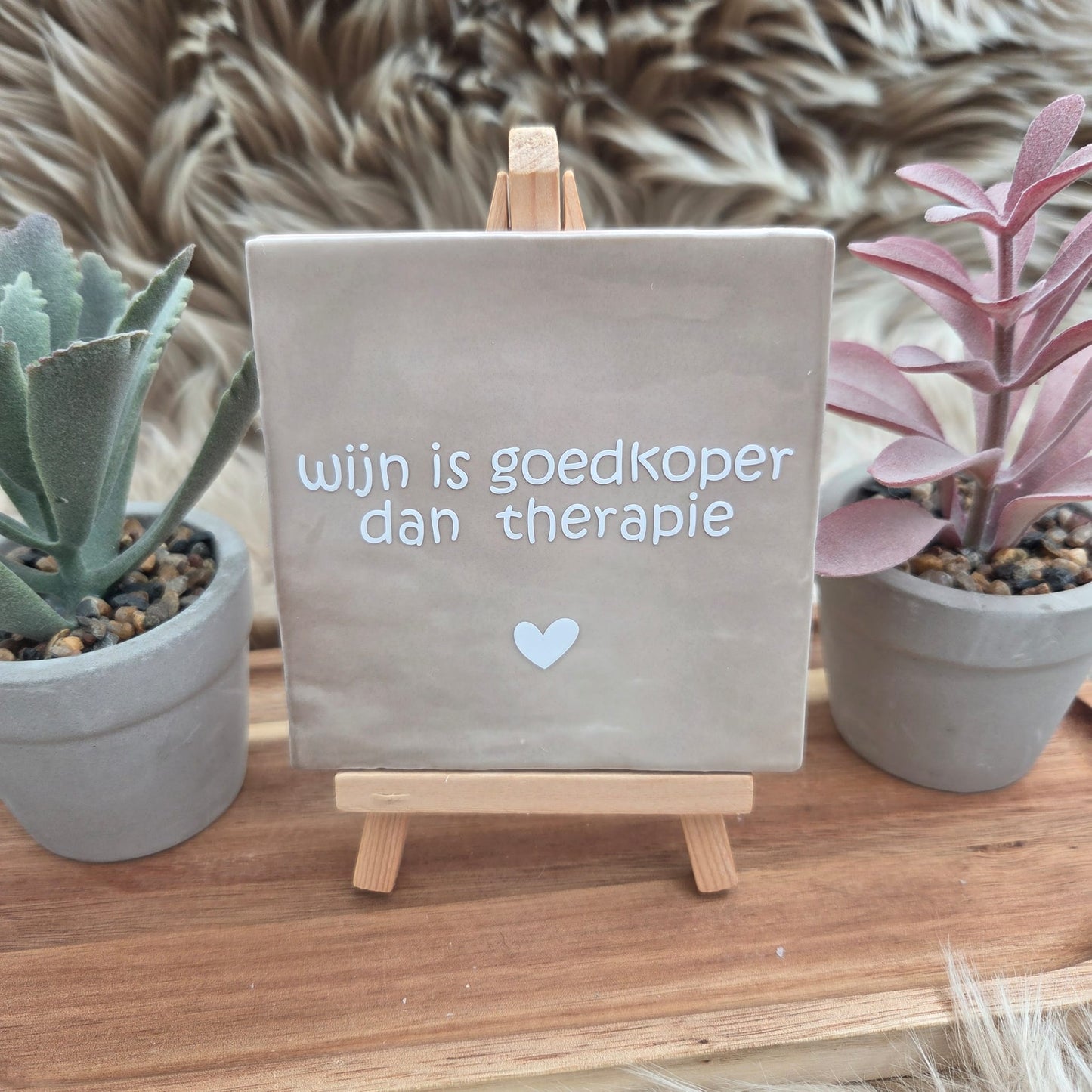 Robuust wenstegeltje:  Wijn is goedkoper dan therapie