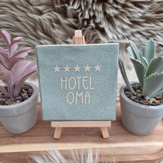 Robuust wenstegeltje: Hotel Oma