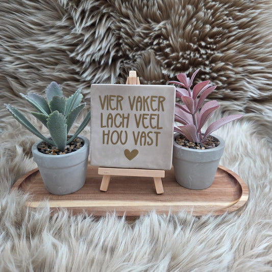 Robuust Wenstegeltje zwart – Vier vaker lach veel – Hip trendy tegeltje – Tegeltje met Spreuk – Keramiek – 10x10 cm – Wanddecoratie – Cadeau voor Nieuwe Woning, Housewarming of Gezinscadeau – Sfeervol en Persoonlijk - Vriend(in) - Zomaar – Trendy nu